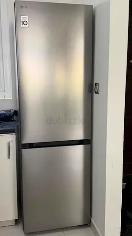 LG Stainless Steel Bottom-Freezer Refrigerator - excellent Good Condition