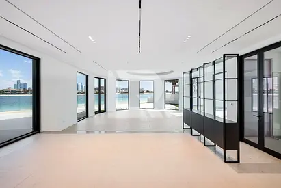 Close To Tip | Fully Upgraded | Prime Location