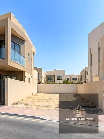 Residential townhouse plot for sale near mosque, 160 sqmt from the mosque; price excludes fees