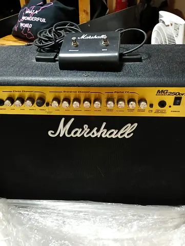 Marshall MG250DFX 250W Guitar Combo Amp with Footswitch