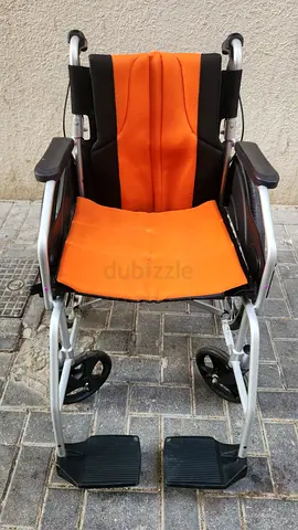 Wheel chair fully foldable Lightweight aluminium material wheel chair