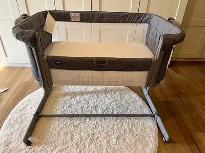 Chicco Next2Me Magic EVO Bedside Crib - Grey, excellent condition