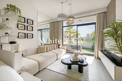 Fully Upgraded| Luxury Unit | Big Terrace