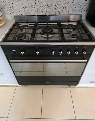 Smeg 90cm Stainless Steel Gas Range Cooker with 5 Burners - Good Condition