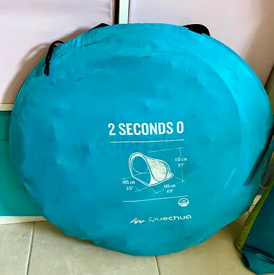 Quechua 2 Seconds Pop-up Beach/Tent - Compact Carry Case