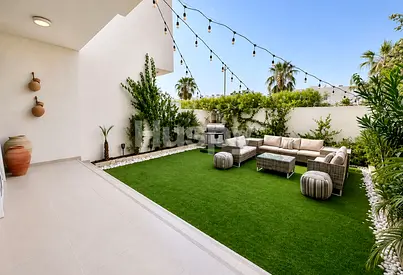 Fully Furnished | Single Row | Upgraded