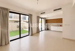 Landscaped | Corner Unit | Close to Amenities