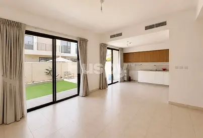 Landscaped | Corner Unit | Close to Amenities