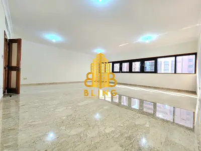Spacious 3BHK With Maid Room Balcony & 4 Bathrooms