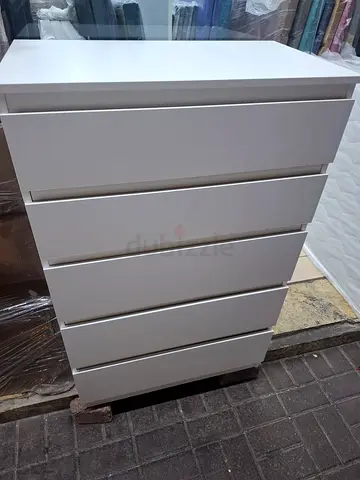 IKEA-style 5-drawer white chest / dresser in good condition