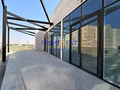 COMMERCIAL FLOOR | EXCLUSIVE LIFT & PARKING