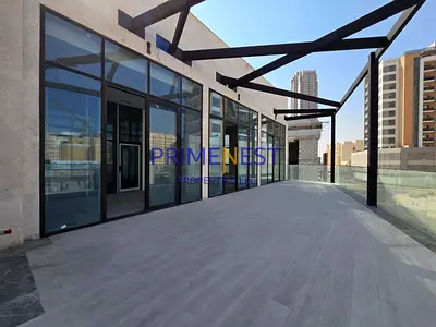 COMMERCIAL FLOOR | EXCLUSIVE LIFT & PARKING