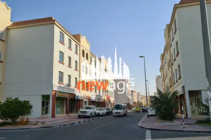 موقع تجاري ممتاز! أؤكد ذلك بنسبة 100%! إيجار مناسب