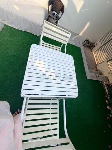 garden table and chairs set