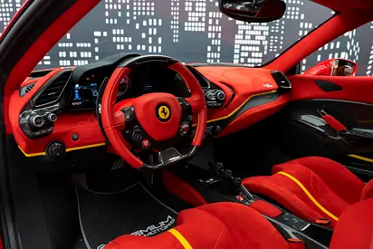صورة 10 لـ 2019 Ferrari 488 PISTA