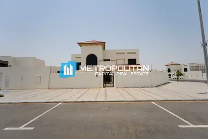 6 BR Branded New | Prime Location | Corner Unit