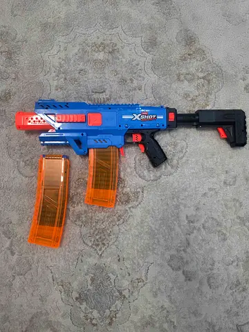 X-Shot Dart Blaster with 2 Magazines - with bullets Working