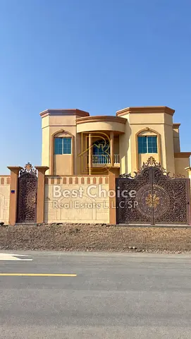 فيلا 7 غرف في عجمان للسكن والاستثمار