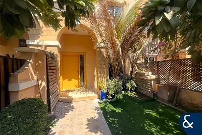 Unfurnished | 3 Bed | Private Garden