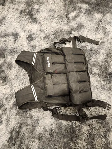 Adjustable Weighted Vest for Workout - 20kg used once (bought for 500)