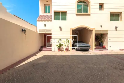 Adorable 3 B/R Compound Villa with Split Unit | Prime Location | Satwa