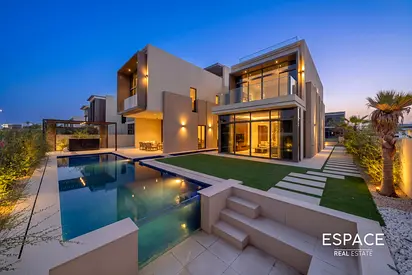 Vastu | Upgraded | Vacant | View Today