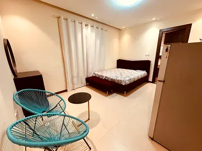 SPACIOUS MASTER ROOM FOR RENT