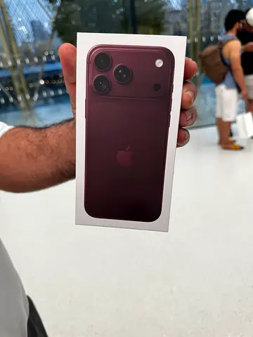Urgent Sale iPhone 18pro max 256 GB Burgundy