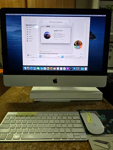 Apple iMac late 2013 with Keyboard and Mouse