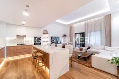 Huge Terrace | Upgraded | Vacant on Transfer