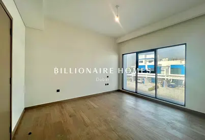 HUGE PLOT | VACANT | PRIME LOCATION