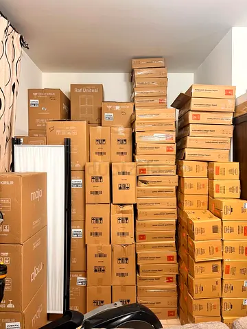 dubai personal belongings movers
clothes cartons luggage furniture