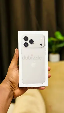18 PRO MAX 512GB silver available