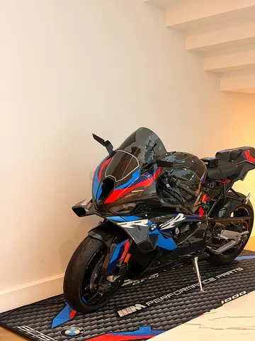 BMW M1000RR