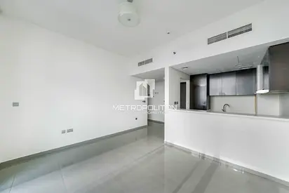 Spacious 3BR | Middle Floor | Prime Location