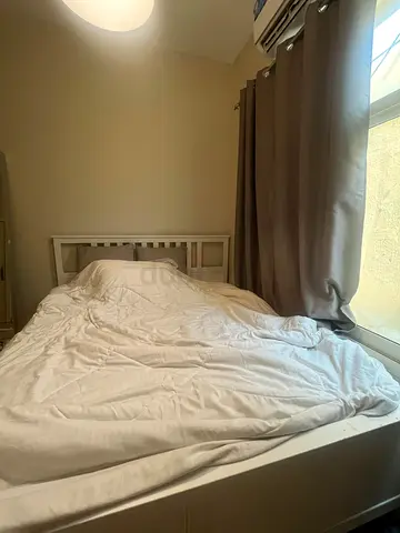 سرير أبيض كبير وقوي للبيع   ‏ Large & Strong White Bed Frame for Sale