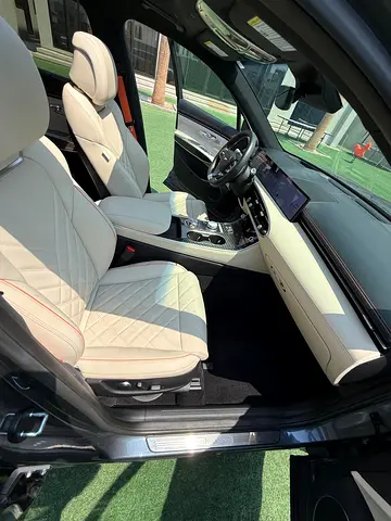 2026 Genesis GV70 photo 8