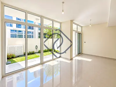 تاون هاوس حديث 3 غرف نوم | حديقة خاصة وإطلالة على الحديقة | البيزيا