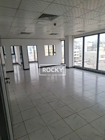PARTITIONED OFFICE | PRIME LOCATION | PRIVATE WASHROOM & KITCHEN