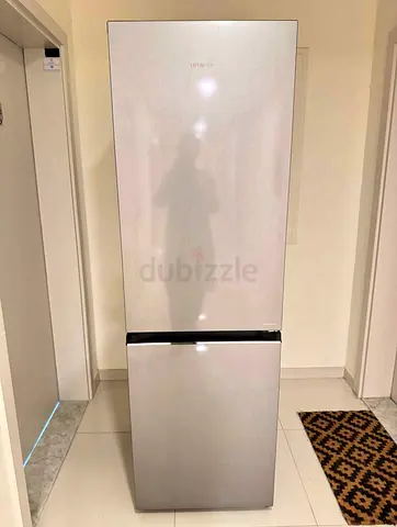 Hitachi refrigerator 410 liter capacity bottom freezer tatest model same like a new condition