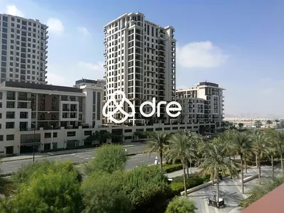 Townhouse View | Large Layout | High Floor