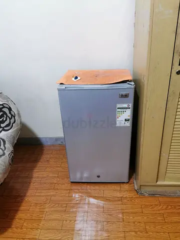 Single doors refrigerator