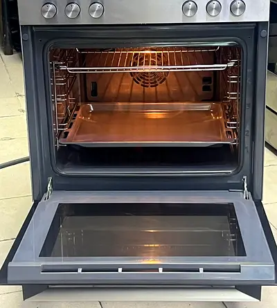 Siemens freestanding electric oven with convection fan, good working condition