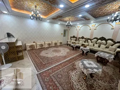 فرصة مميزة للبيع في الصبخة بيت عربي منفصل على شارع رئيسي بمساحات واسعة وملحقين ومجلسين وموقع حيوي جداً
