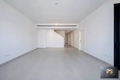 BR+M |  Huge Layout | Vacant | Near Pool | Prime Location |