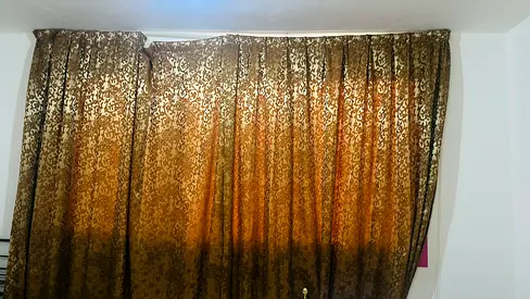 Curtain Free