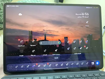 Tablet Honor MagicPad 3 with keyboard and pin
