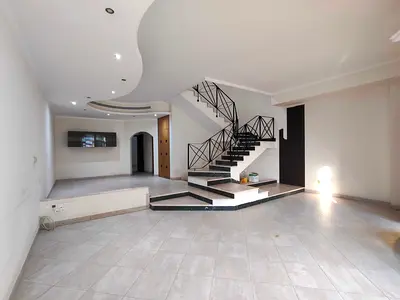PRIVATE ENTRANCE LIKE A NEW 4 BEDROOM VILLA WITH MAID ROOM ONE ROOM DOWNSTAIRS