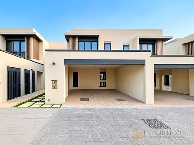 Close to Park | Middle Unit | Tiled Garden