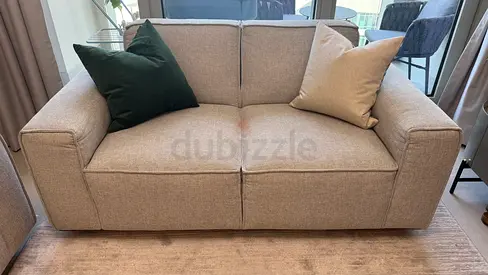 Light grey 2-seater sofa set in excellent condition